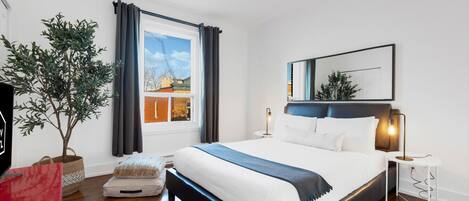 4 bedrooms, desk, iron/ironing board, free WiFi