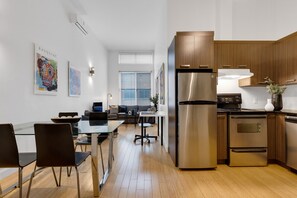 Interior - LiV MTL Main Plateau Urban Suites Near Downtown Montreal (Montréal)