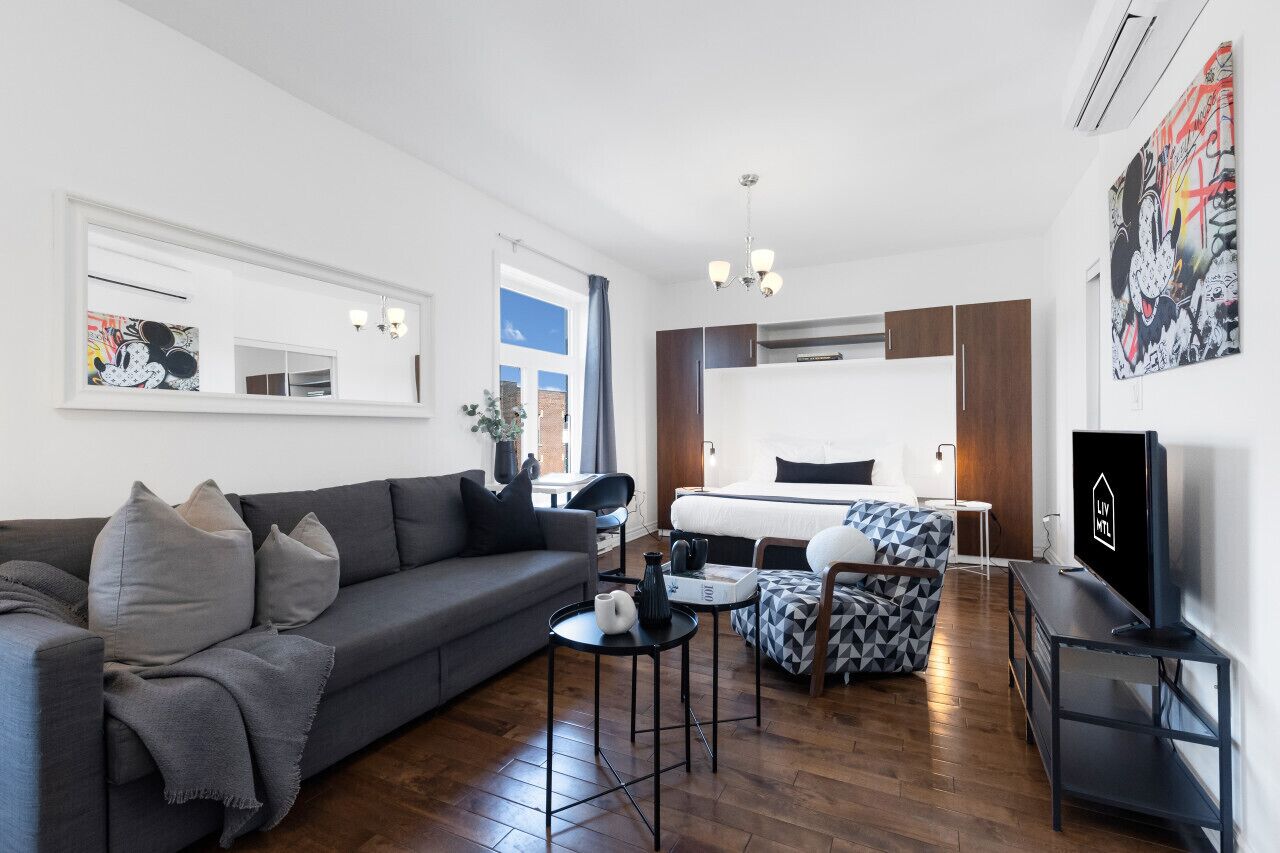 办公桌、熨斗/熨衣板、旅行婴儿床、免费 WiFi