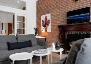 Smart TV, fireplace, offices