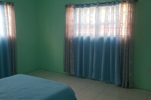 2 bedrooms, WiFi - Your Home Away From Home At An Affordable Price (Soufriere)