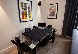 Games room - LiV MTL Downtown Montreal Spacious Urban Suites (Montréal)