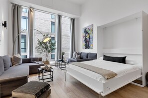 1 bedroom, desk, iron/ironing board, travel crib - LiV MTL Downtown-502 Spacious Duplex + Mezzanine (Montréal)