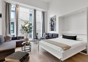 1 bedroom, desk, iron/ironing board, travel cot - LiV MTL Downtown Montreal Spacious Urban Suites (Montréal)
