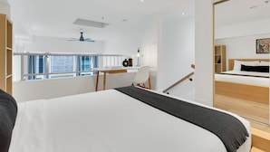 1 Schlafzimmer, Schreibtisch, Bügeleisen/Bügelbrett, Reisekinderbett