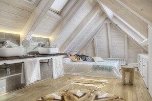 5 bedrooms, iron/ironing board, free WiFi, bed sheets - Vinyeta Impressive triplex apartment for 12p at the foot of slopes 1500 of Baqueira-Beret (Baqueira)