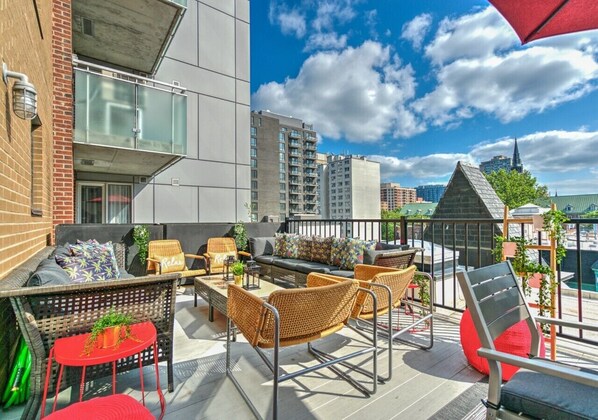 Terrace/patio - LiV MTL Downtown Montreal Spacious Urban Suites (Montréal)