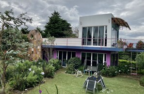 Caja de seguridad en la habitación y decoración personalizada 