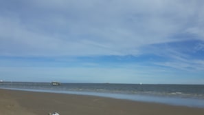 Plage à proximité, chaise longue