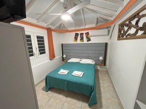 1 Schlafzimmer, Bügeleisen/Bügelbrett, kostenloses WLAN, Bettwäsche