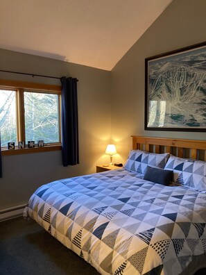 3 bedrooms, desk, iron/ironing board, travel cot