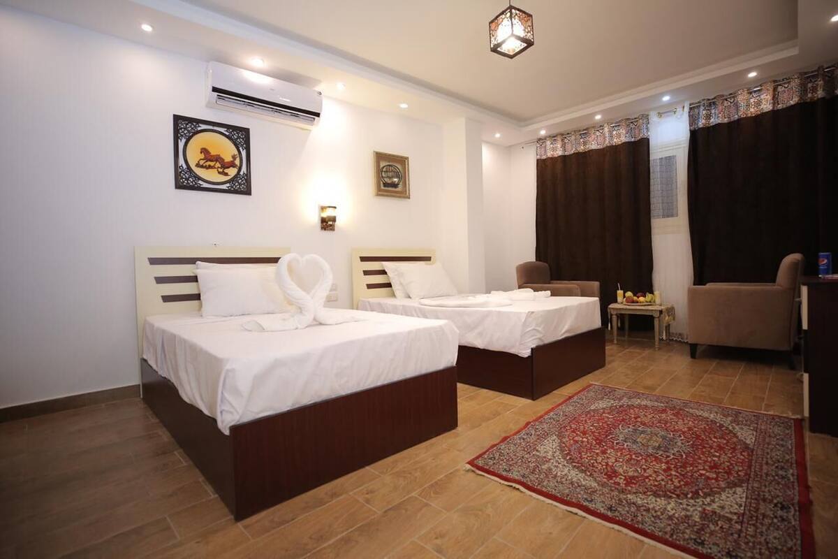 Room, City View