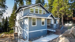 Front of property - Scenic Wonders El Capitan Loft 3 Bedroom (Yosemite National Park)