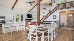 Cabin (El Capitan) | In-room dining