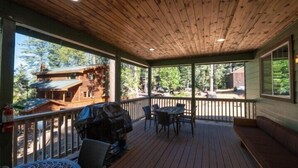 Terrace/patio - Scenic Wonders Half Dome Loft 3 Bedroom (Yosemite National Park)
