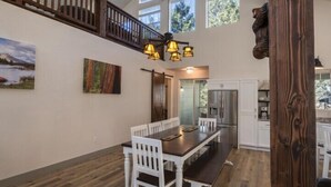 Cabin (Half Dome Loft) | In-room dining - Scenic Wonders Half Dome Loft 3 Bedroom (Yosemite National Park)
