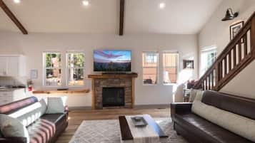 Ferienhütte (Half Dome Loft) | Wohnzimmer | Flachbildfernseher, DVD-Player