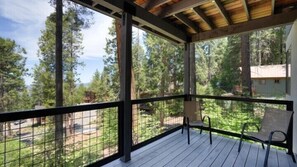 Cabaña Confort | Balcón