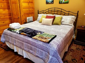 2 slaapkamers, een strijkplank/strijkijzer, reisbedje, gratis wifi