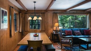 Cabin, 5 Bedrooms | In-room dining