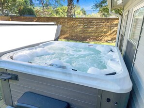 Outdoor spa tub - Backyard oasis w/ HOT TUB, near downtown, beach & boat landing (Charleston)