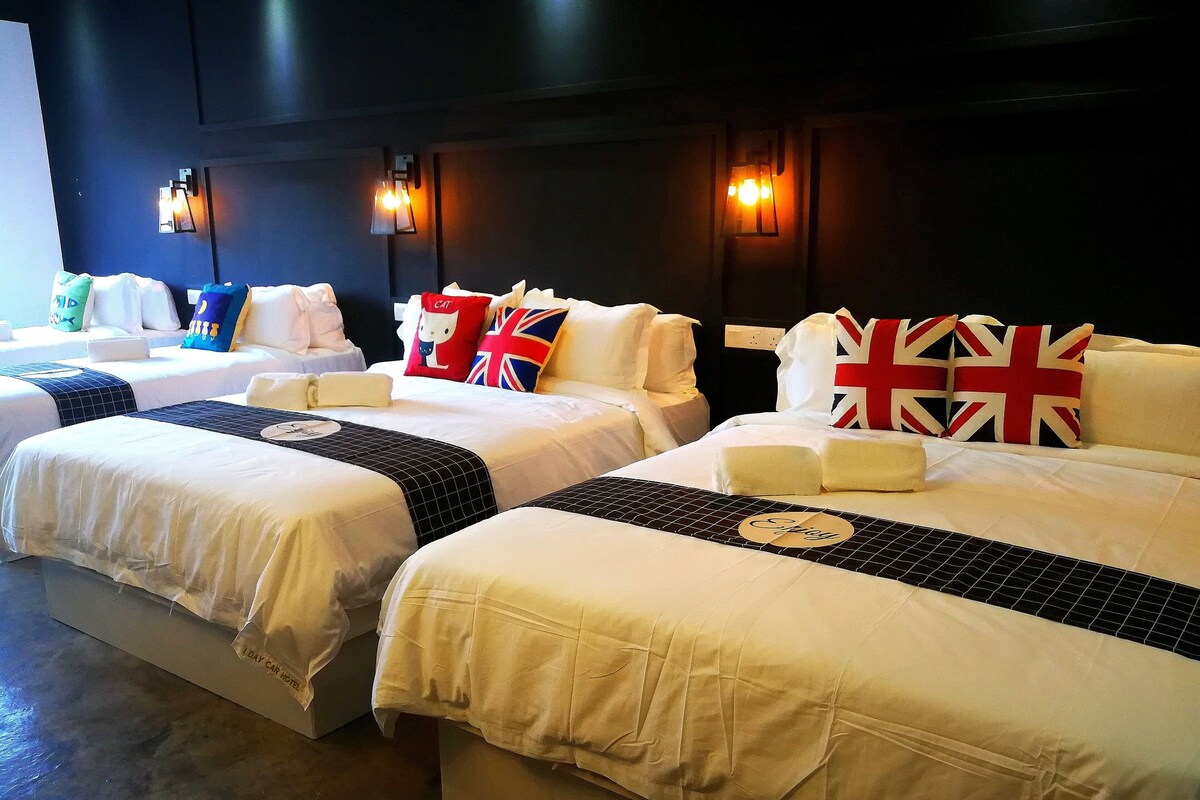 Deluxe Family Room for 6 | Desk, blackout drapes, iron/ironing board, free WiFi