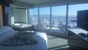 1 bedroom - Gorgeous 4 bedroom with strip view ! (Las Vegas)