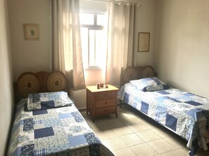 2 bedrooms, iron/ironing board, WiFi