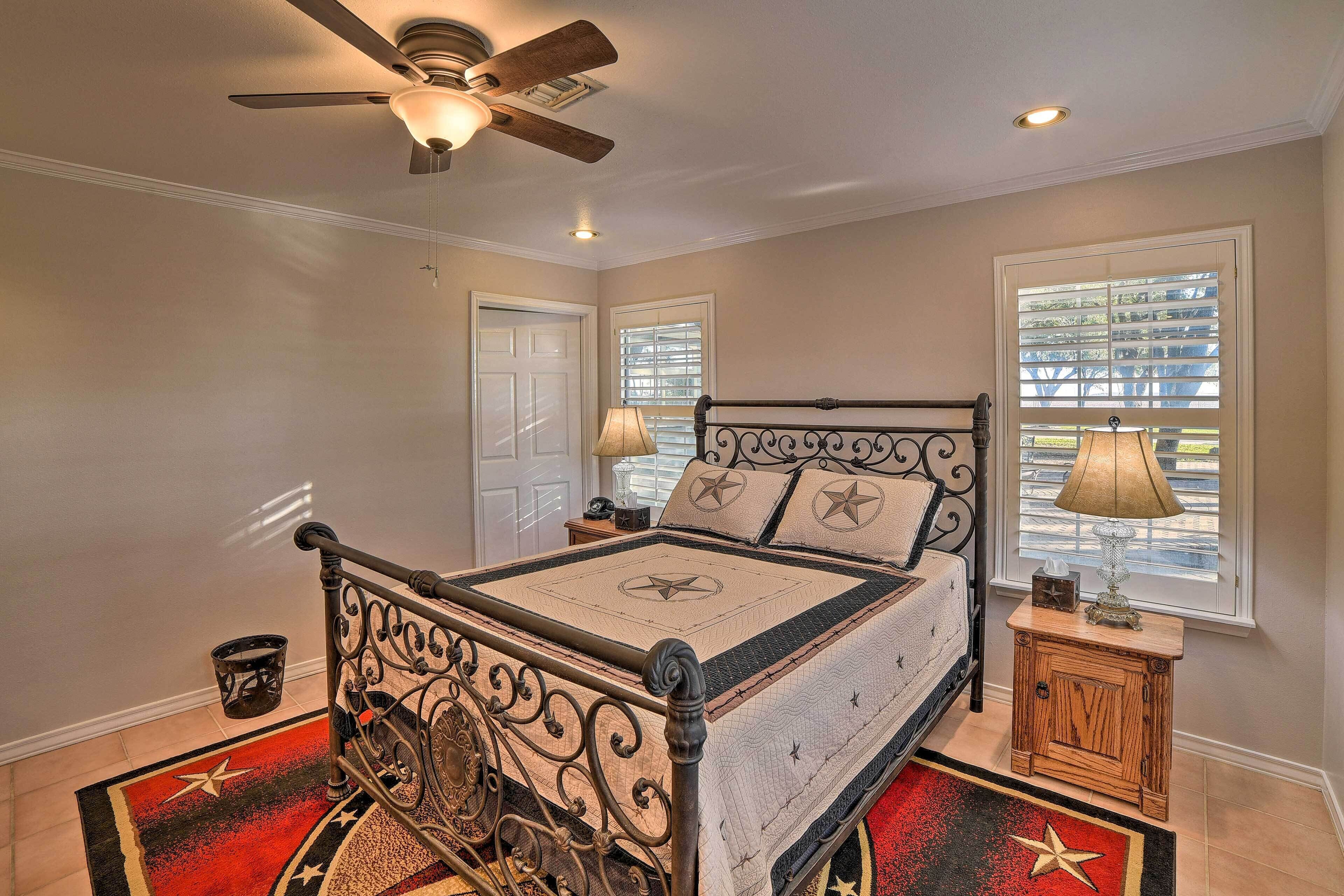 1 bedroom, iron/ironing board, internet, bed sheets