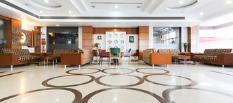 Capital O 62303 Hotel Apna Palace