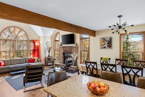 Interior - Cozy Creekfront House with Sauna (Bushkill)