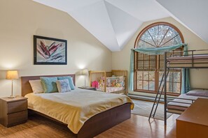 5 bedrooms, WiFi, bed sheets