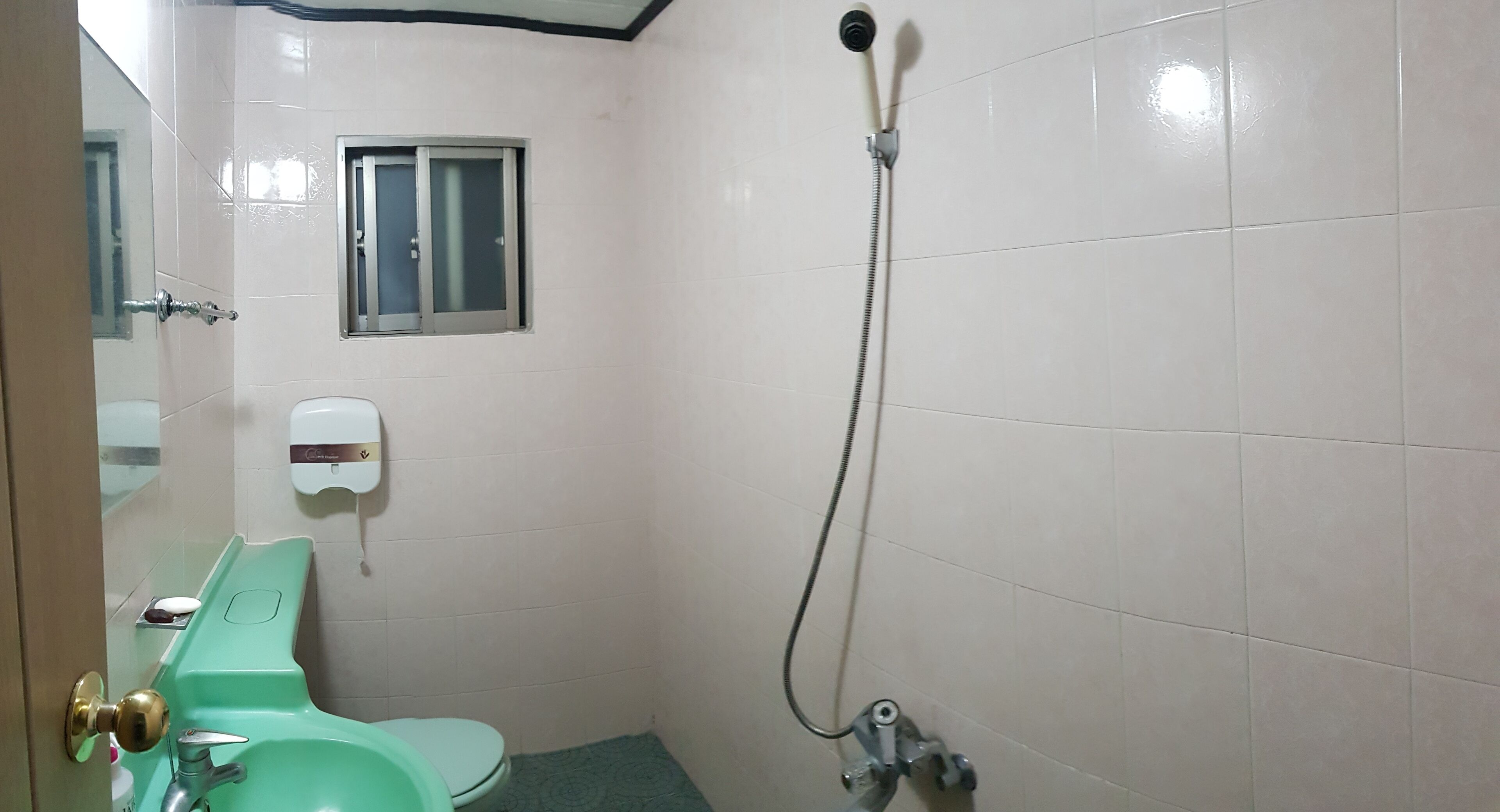 deluxe ondol room | bathroom | shower, free toiletries, hair dryer, towels