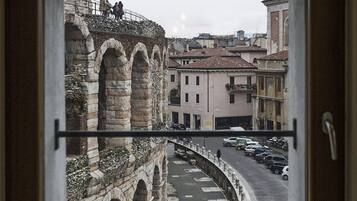 Interni