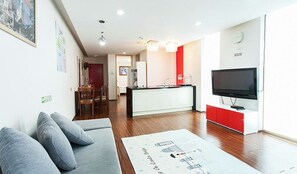 Habitación (Magpie) | Sala de estar | Una televisión LCD