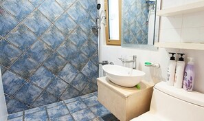 客房 (Magpie) | 浴室 | 淋浴设施、免费洗浴用品、吹风机、毛巾