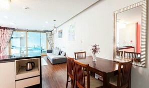 Habitación (Magpie) | Zona de estar | Una televisión LCD