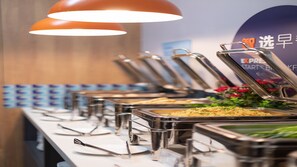 Free breakfast  - Holiday Inn Express Guiyang Jinyang Avenue by IHG (Guiyang)