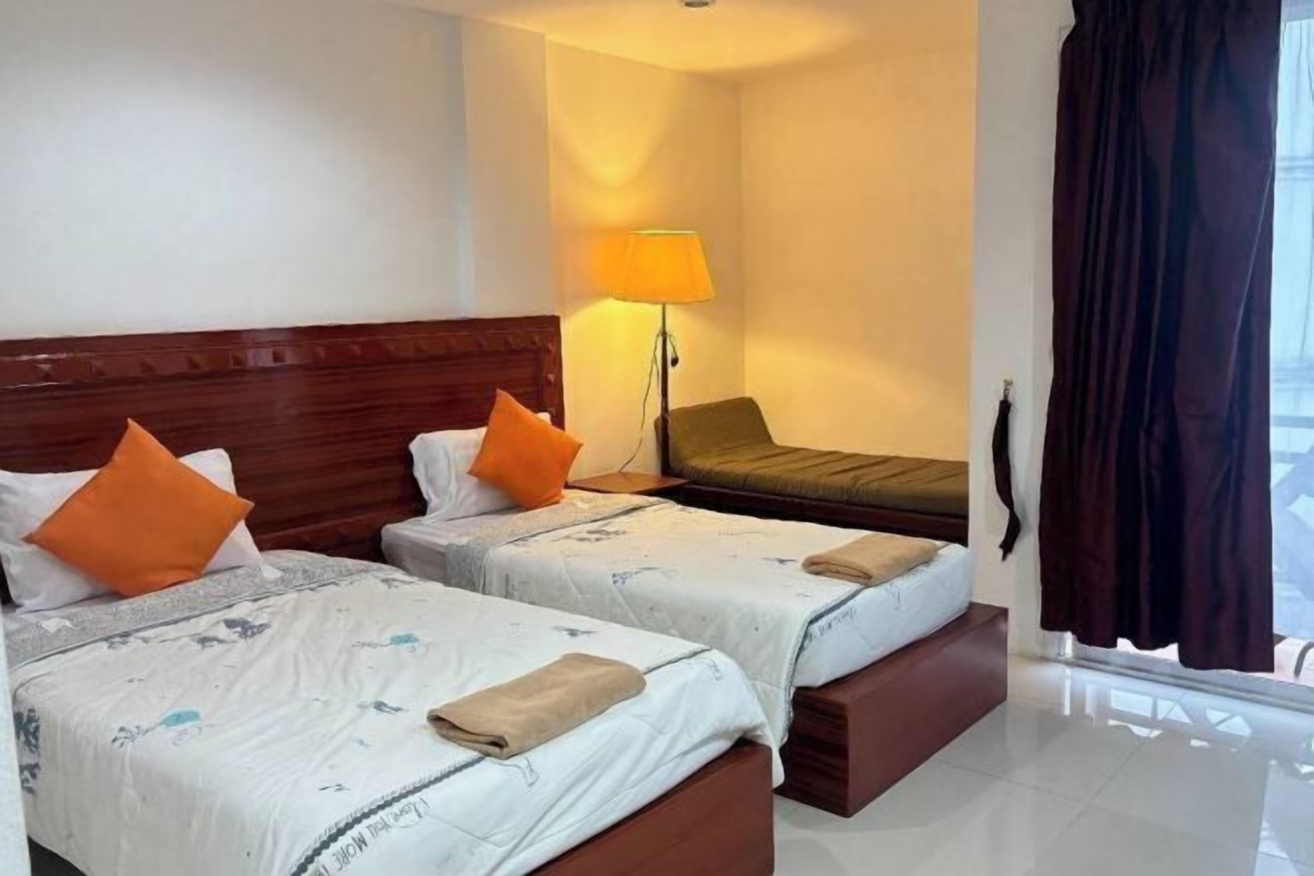 Desk, free WiFi, bed sheets