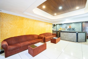 Lobby - Capital O 63523 Hotel Palika (Hassan)