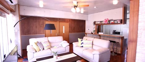 Private Vacation Home | Living area