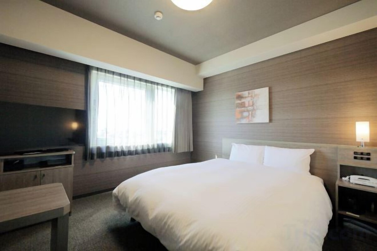 WiFi (free), bed sheets