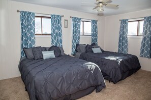 4 bedrooms, in-room safe, iron/ironing board, free WiFi