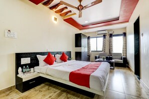Room - OYO 62432 Saarah Hotel (Sawantwadi)