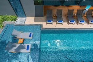 Outdoor pool, sun loungers