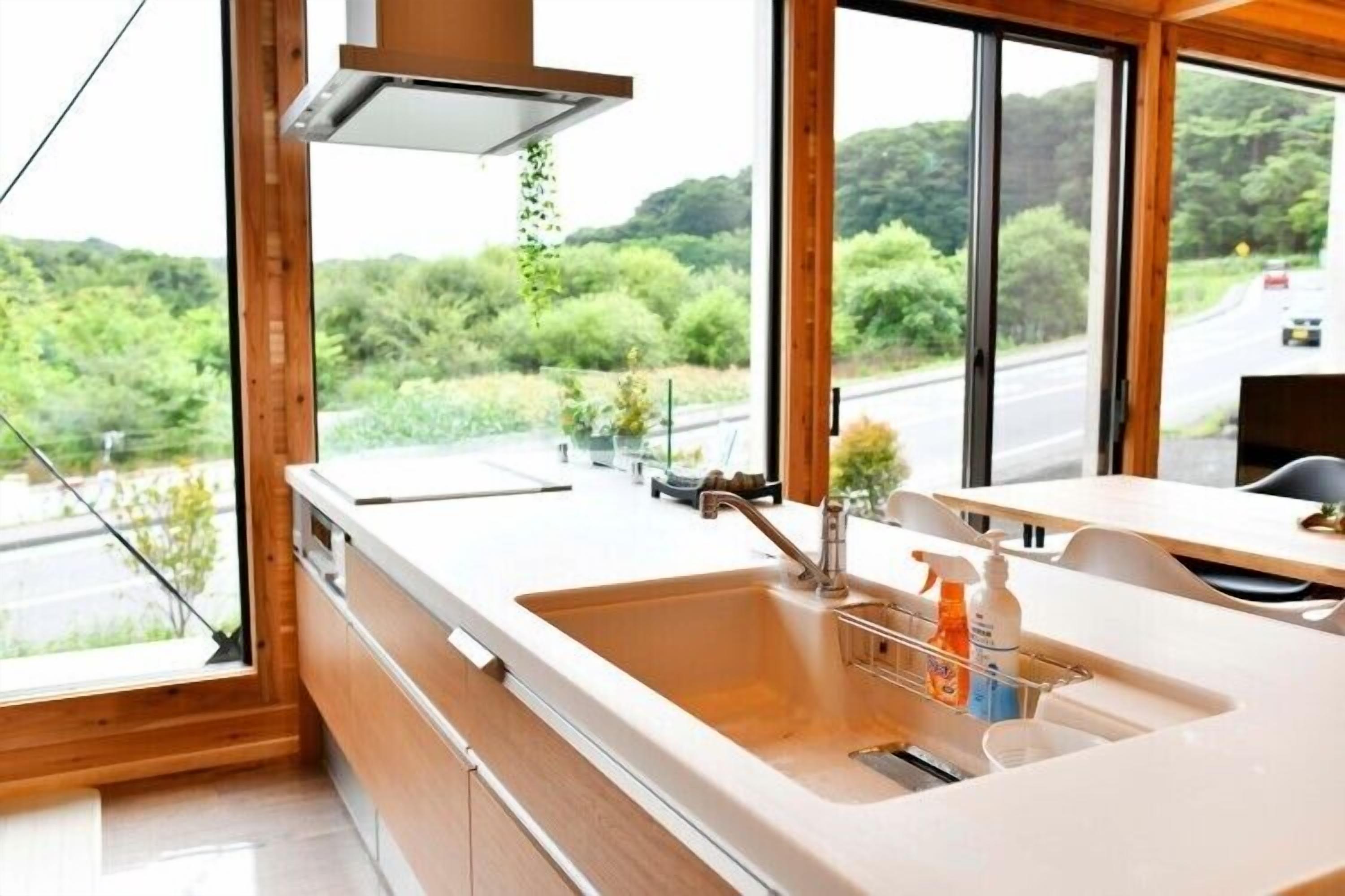 Nhà (Private Vacation) | Bếp nhỏ riêng | Tủ lạnh, lò vi sóng, bếp nấu, ấm điện 