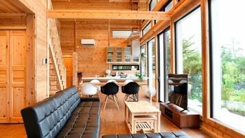Private Vacation Home | Living area