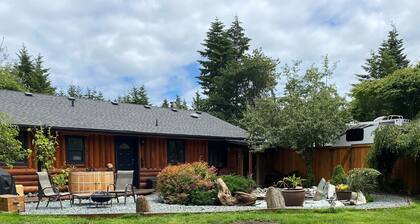 True West Coast experience custom log home with sauna & outside cedar soaker tub