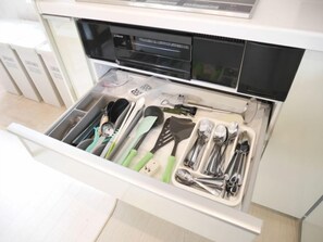 Private Vacation Home | Private kitchenette | Fridge, microwave, stovetop, electric kettle - Polar Resort Nishikaruizawa 1 (Karuizawa)