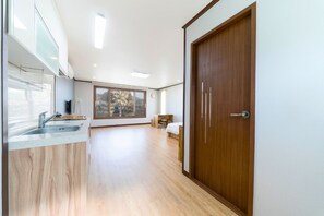 Studiosuite (Oasis 301/ 201) | Individuell dekoriert, individuell eingerichtet, schallisolierte Zimmer